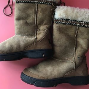 Beautiful PreLoved Tall Chestnut Tribal Uggs